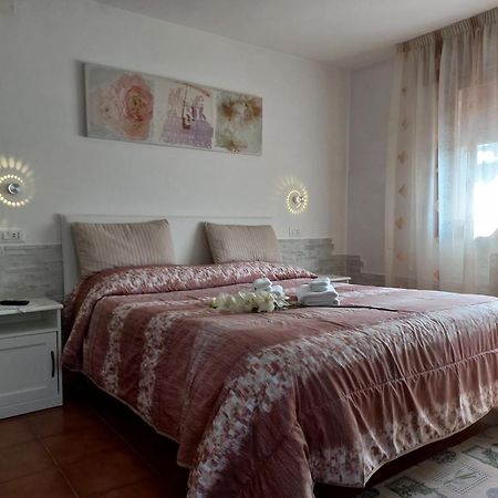 Appartamento Le Magnolie เมสเตร ภายนอก รูปภาพ
