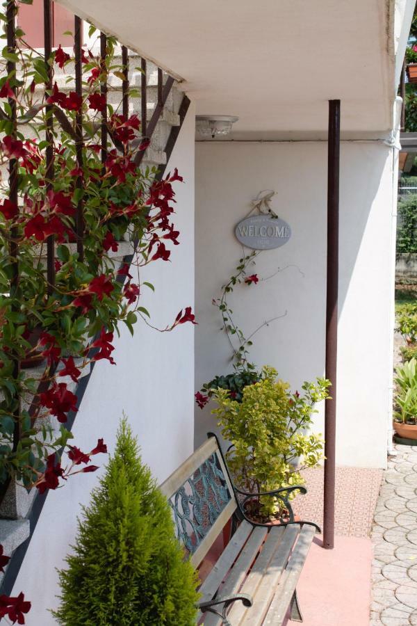 Appartamento Le Magnolie เมสเตร ภายนอก รูปภาพ