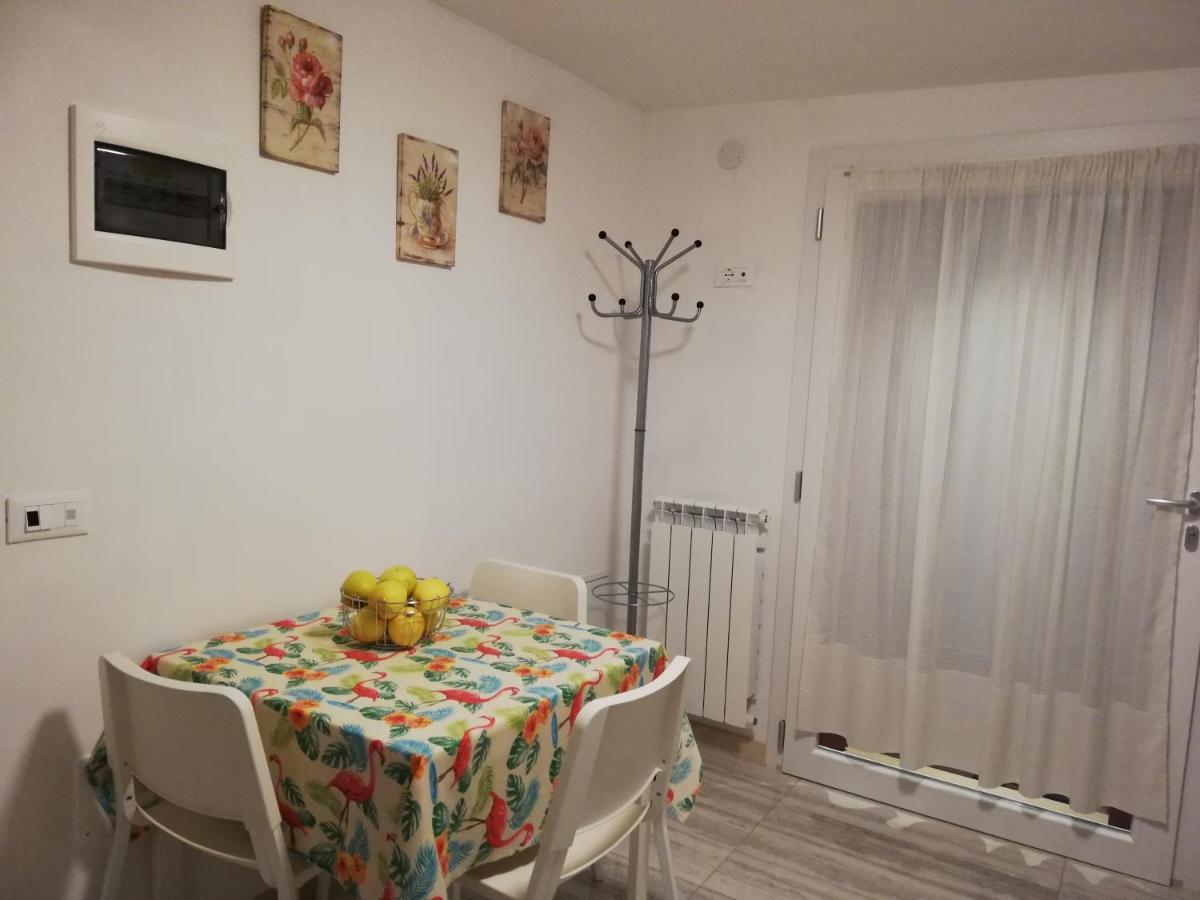 Appartamento Le Magnolie เมสเตร ภายนอก รูปภาพ